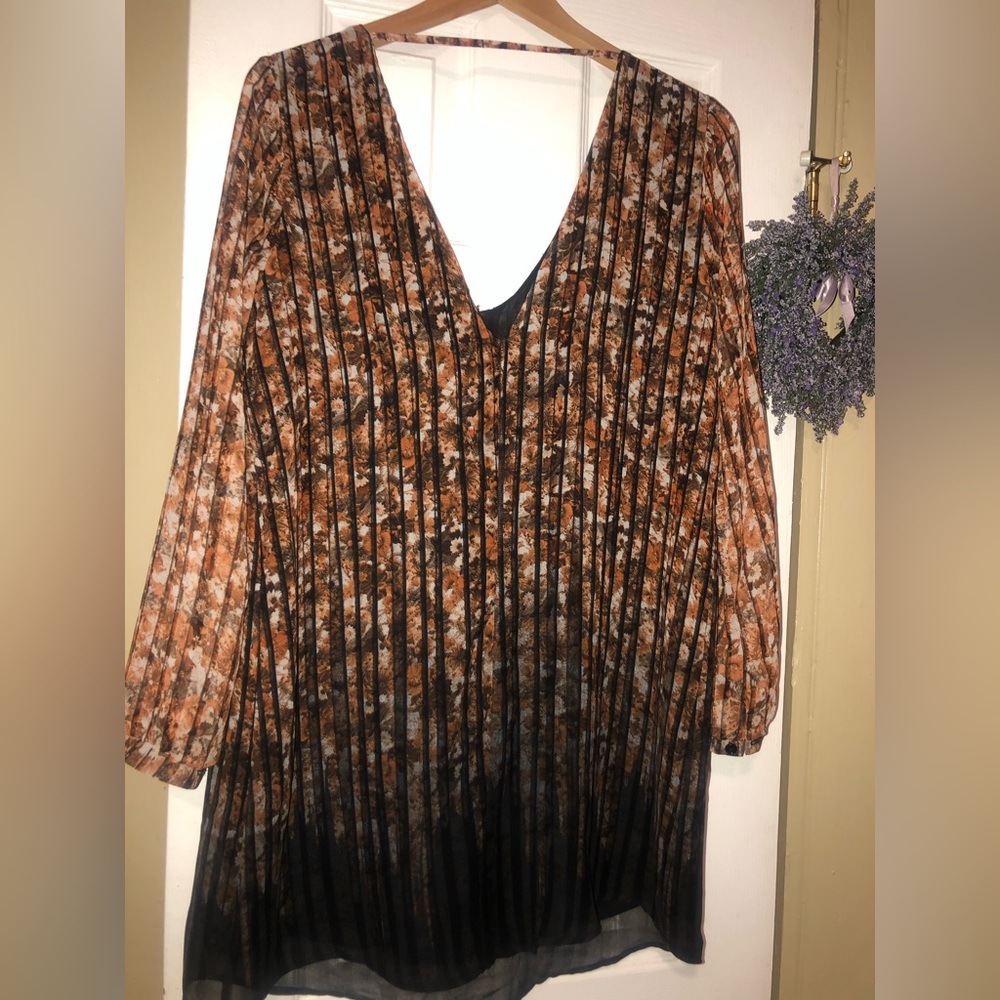 Designer Astr Has A Beautiful Pattern - image 6